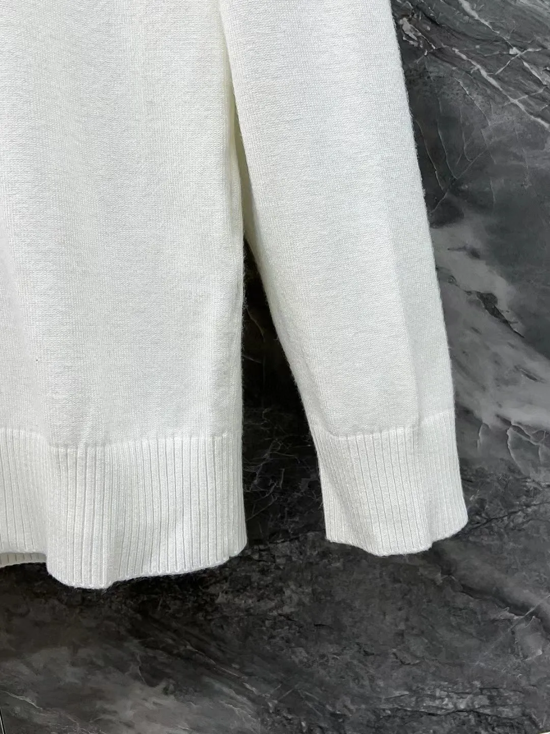 3 Premium Series Premium Factory Quality 、 、 ： Black White Sizes：M L XL 2XL 3XL